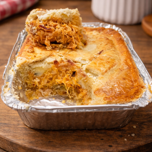 Empadão de Frango Cremoso, Sabor Caseiro Que Derrete na Boca!